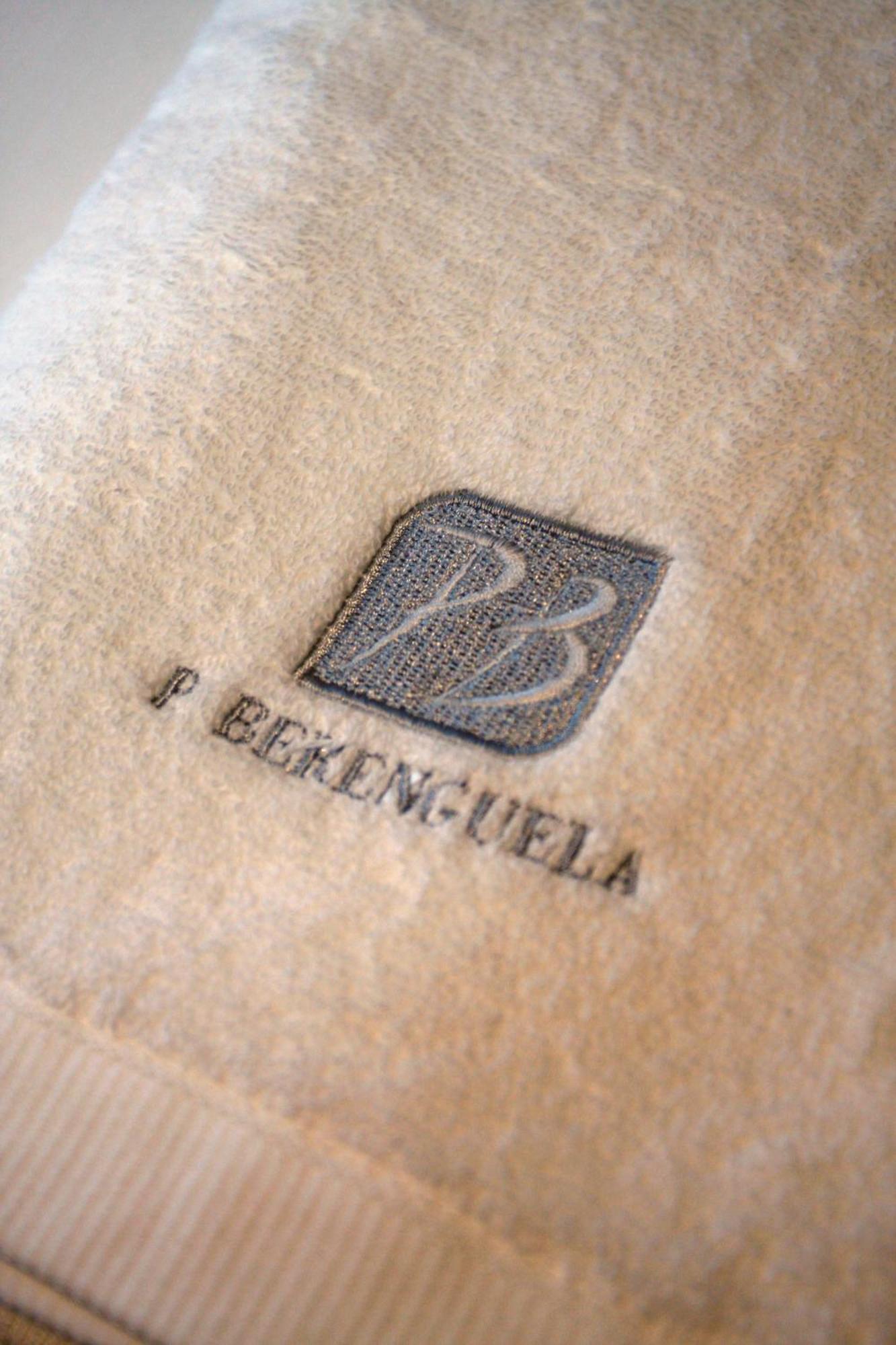 Pension Berenguela Melide Exteriör bild
